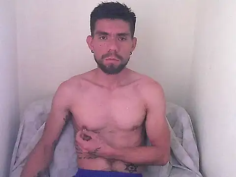 thomas2wood online show from July 5, 9:44 pm