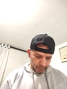 Snapshot of Senkoreman_hard chatting on April 16, 2:56 am Senkoreman hard online show from April 16, 2:56 am