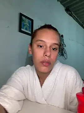 Snapshot of nandinharuivinha22 chatting on July 28, 1:54 pm nandinharuivinha22 online show from July 28, 1:54 pm