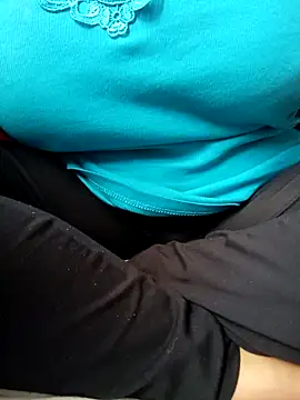 Snapshot of Myamur chatting on April 7, 2:28 pm Myamur online show from April 7, 2:28 pm