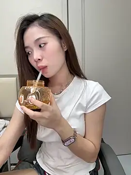 Mimiluv1234 online show from June 10, 1:43 pm