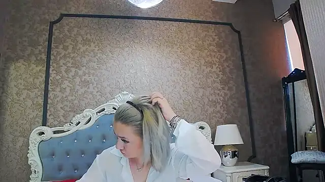 Snapshot of Ivy_Quin chatting on June 8, 4:35 am Ivy Quin online show from June 8, 4:35 am