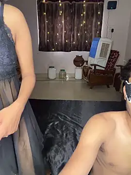 Love Birds00 online show from June 12, 8:46 am