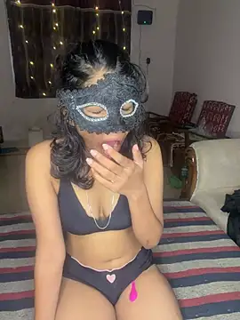 Love Birds00 online show from July 1, 9:33 am