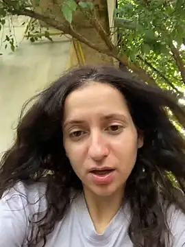 Snapshot of KarolDolly05 chatting on June 10, 2:27 pm KarolDolly05 online show from June 10, 2:27 pm