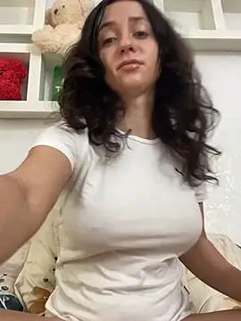 Snapshot of KarolDolly05 chatting on June 14, 10:50 am KarolDolly05 online show from June 14, 10:50 am