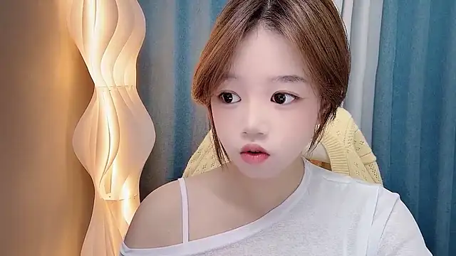 Lilababy00 online show from June 14, 5:42 am