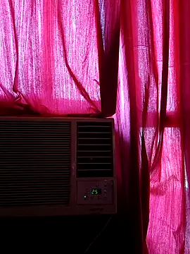 Snapshot of cute_dimple0 chatting on May 13, 7:39 am cute dimple0 online show from May 13, 7:39 am