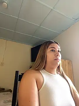Snapshot of _BellaSmith_ chatting on July 1, 2:07 pm BellaSmith online show from July 1, 2:07 pm