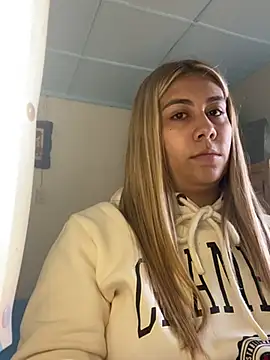Snapshot of _BellaSmith_ chatting on July 23, 3:54 pm BellaSmith online show from July 23, 3:54 pm