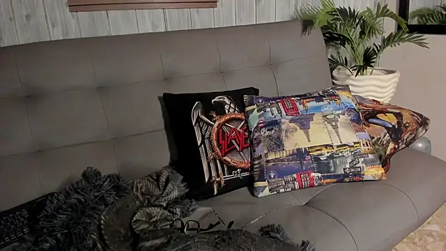 Alucarda666 online show from May 16, 10:36 am