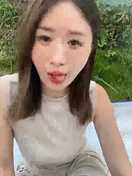 qin205205 online show from July 14, 11:49 am