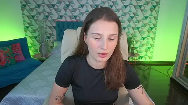 VikVikLove online show from June 10, 7:57 pm