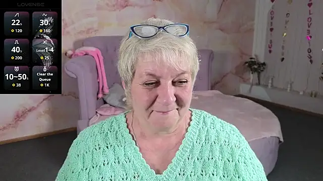 Poppy Pulse online show from April 22, 6:16 am