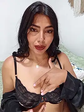 Snapshot of Antonella-corruso chatting on June 14, 5:37 pm Antonella-corruso online show from June 14, 5:37 pm