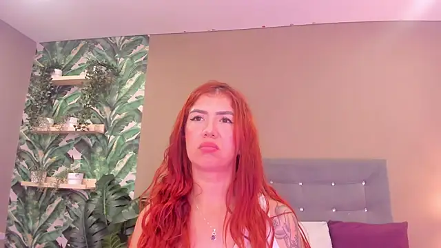 Lunnacherry online show from May 10, 2:44 pm