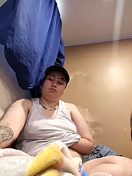 Snapshot of celeste_beacker chatting on April 11, 9:19 pm celeste beacker online show from April 11, 9:19 pm