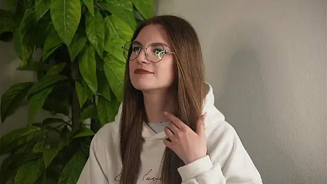 ToyaEssex online show from April 9, 12:21 pm