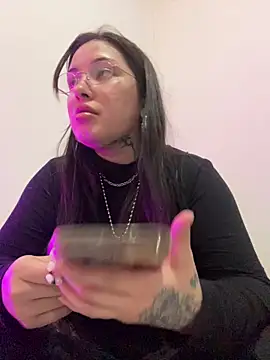 cherryxxox online show from April 29, 1:32 am