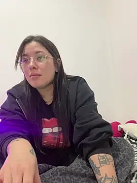 cherryxxox online show from April 30, 3:57 am