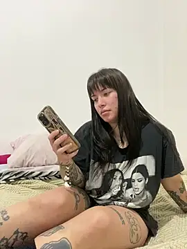 cherryxxox online show from May 12, 12:19 am