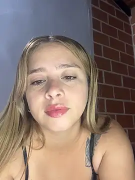 Snapshot of jade06_ chatting on June 18, 1:50 am jade06 online show from June 18, 1:50 am