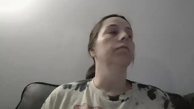 lily1982 online show from April 23, 1:29 am