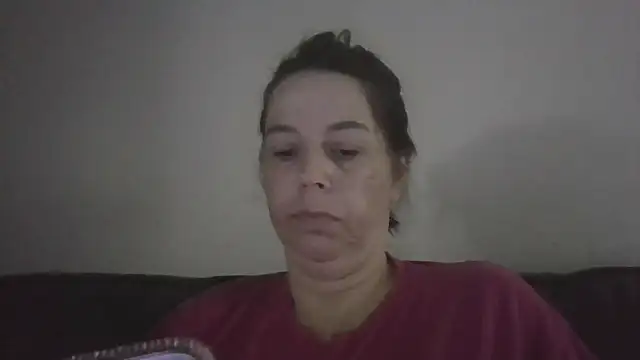 Snapshot of lily1982 chatting on May 17, 4:14 pm lily1982 online show from May 17, 4:14 pm
