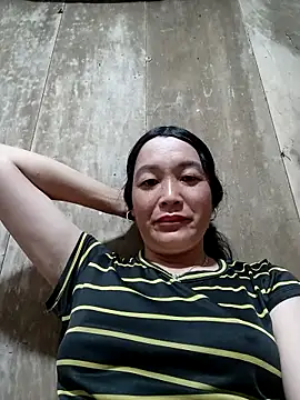 Snapshot of vanlucky2 chatting on May 16, 12:18 am vanlucky2 online show from May 16, 12:18 am