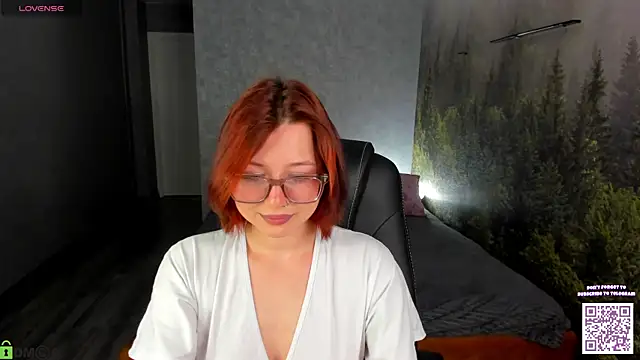 Snapshot of Lessi_Panic chatting on April 30, 1:01 am Lessi Panic online show from April 30, 1:01 am