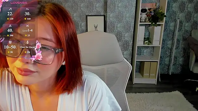 Snapshot of Lessi_Panic chatting on August 3, 12:53 am Lessi Panic online show from August 3, 12:53 am