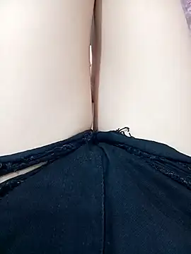 Snapshot of Suri-Sexywet chatting on April 8, 5:51 am Suri-Sexywet online show from April 8, 5:51 am