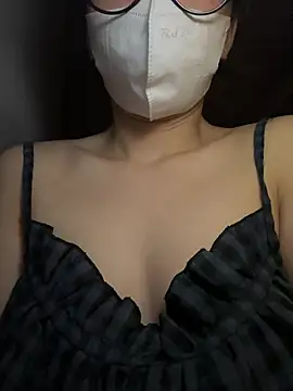 Tieu Vy online show from April 13, 4:01 pm