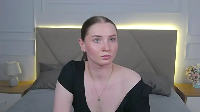 ArianaMilss online show from June 14, 10:39 am