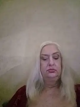Snapshot of Julia20X chatting on June 3, 2:33 pm Julia20X online show from June 3, 2:33 pm