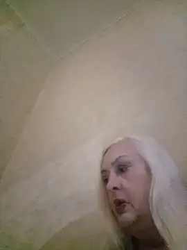 Snapshot of Julia20X chatting on June 4, 2:12 pm Julia20X online show from June 4, 2:12 pm