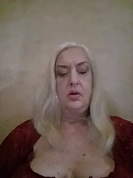 Julia20X online show from July 22, 3:37 pm