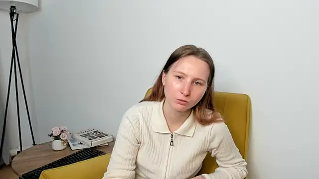 Snapshot of RenettaKrissie chatting on April 9, 1:16 pm RenettaKrissie online show from April 9, 1:16 pm