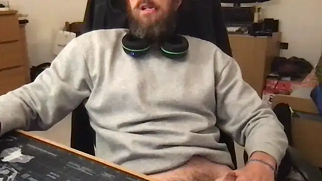 betawow online show from April 12, 2:11 pm