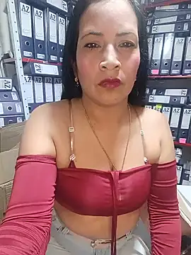 Snapshot of ZOE-WILDER_ chatting on June 1, 2:30 pm ZOE-WILDER online show from June 1, 2:30 pm