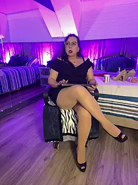 Jenifer cruz online show from May 8, 5:46 am