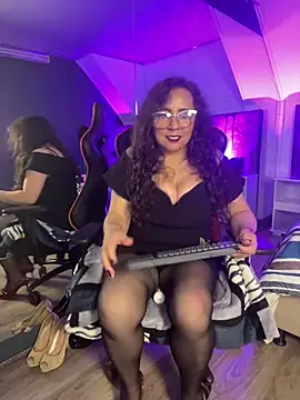 Jenifer cruz online show from July 10, 5:45 am