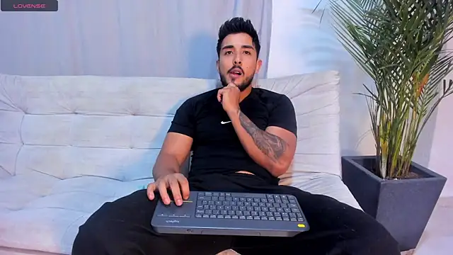 alangreek1 online show from July 5, 3:34 am