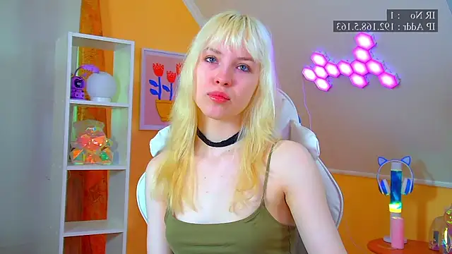 HannahHollis online show from June 10, 6:01 am