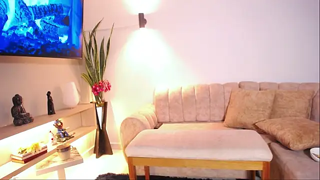 Honey luxury cute online show from April 21, 1:07 am