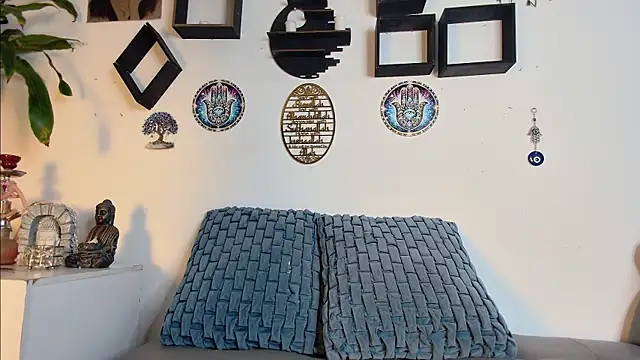 Snapshot of LunaBaxter_ chatting on June 4, 12:22 pm LunaBaxter online show from June 4, 12:22 pm