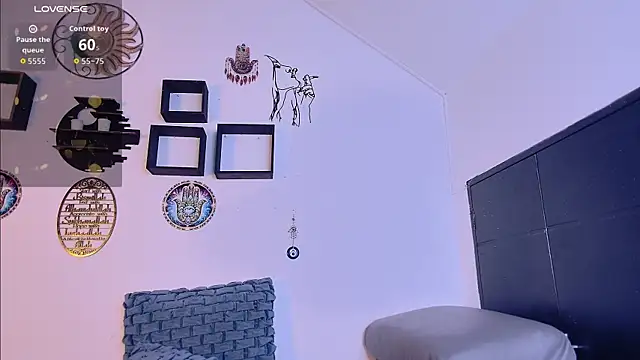 Snapshot of LunaBaxter_ chatting on June 9, 12:28 pm LunaBaxter online show from June 9, 12:28 pm