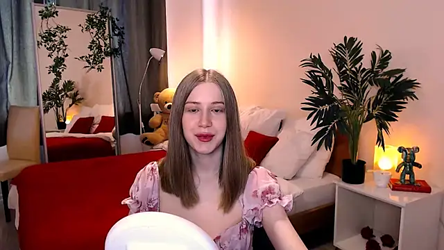 Snapshot of cheeky_chick chatting on May 31, 1:29 pm cheeky chick online show from May 31, 1:29 pm