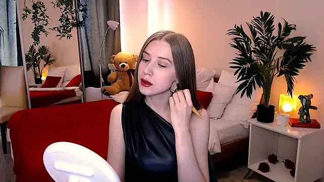 Snapshot of cheeky_chick chatting on June 9, 1:12 pm cheeky chick online show from June 9, 1:12 pm