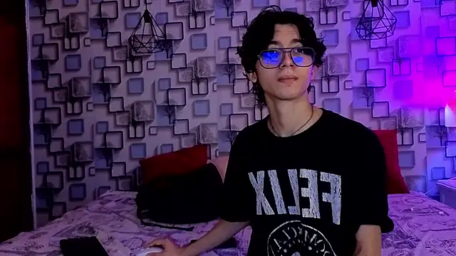 Twink Sebas7 online show from May 24, 12:21 pm